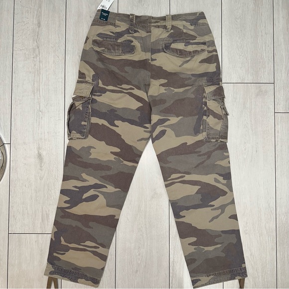 Abercrombie & Fitch Cargo Pant - Picture 3 of 4